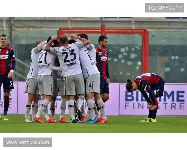 瓦伦西亚重建进程缓慢:长期困境对球队竞争力形成制约,联赛表现波动 瓦伦西亚重建进程缓慢:长期困境对球队竞争力形成制约,联赛表现波动