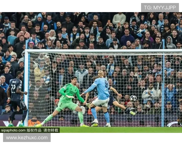 曼城进攻结构转向中路集中,边中结合战术逐步弱化