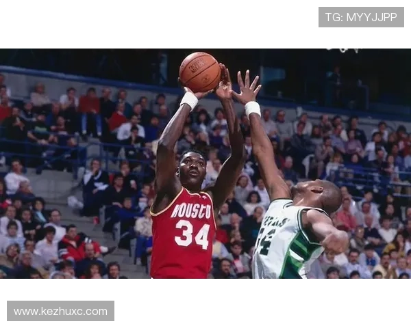 奥拉朱旺低位单打效率碾压同位置中锋