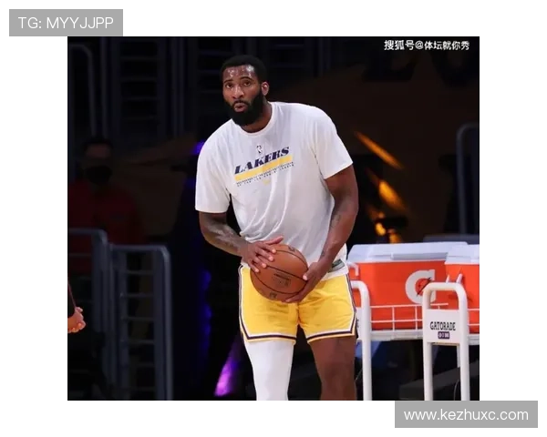 浓眉哥休赛期顿顿吃草，队友偷偷点炸鸡都被他瞪