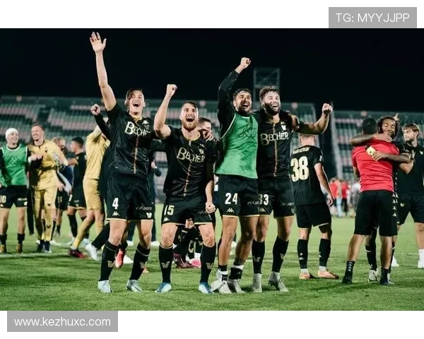 荷兰3-1突尼斯:世界杯F组末轮战报 荷兰3-1突尼斯:世界杯F组末轮战报
